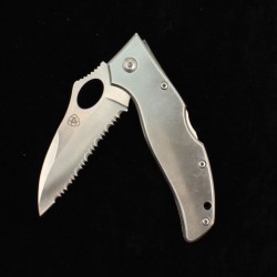 Ariat Folding Serrated Knife Silver